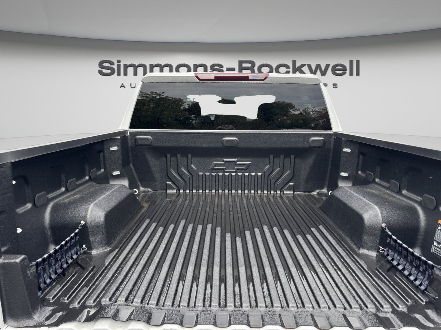 Used 2024 Chevrolet Silverado 1500 LT AWD/4WD image 9