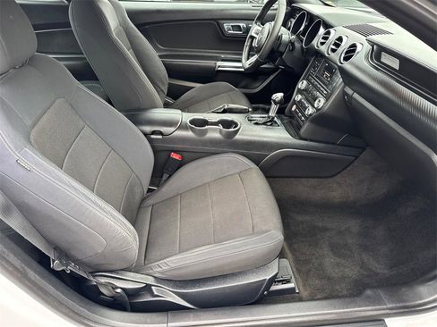 Used 2017 Ford Mustang V6 image 13