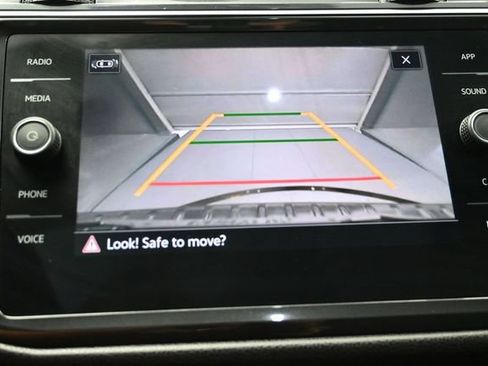 Used 2023 Volkswagen Tiguan SE R-Line FWD image 16