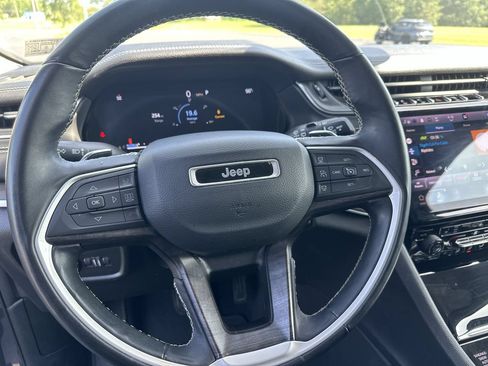 Used 2022 Jeep Grand Cherokee L Limited AWD/4WD image 15
