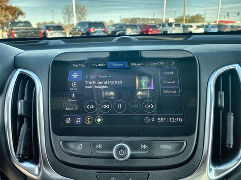 Used 2024 Chevrolet Equinox LT image 12