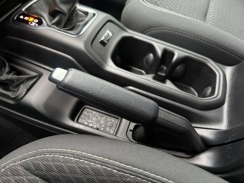 Used 2021 Jeep Wrangler Sport image 24