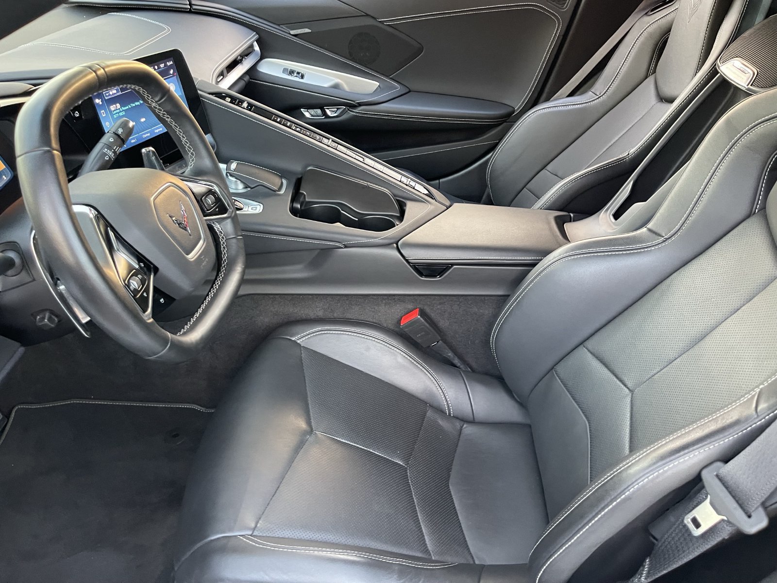 Used 2024 Chevrolet Corvette Stingray Coupe RWD image 17