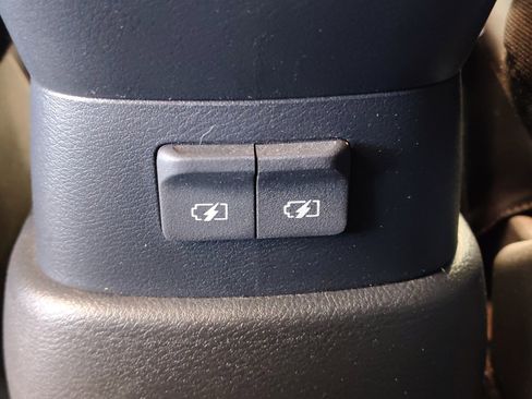 Certified 2025 Nissan Kicks Play S image 30