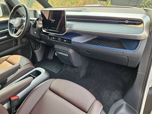 New 2025 Volkswagen ID. Buzz Pro S RWD image 30