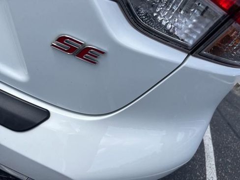 Used 2020 Toyota Corolla SE w/ SE Premium Package FWD image 22