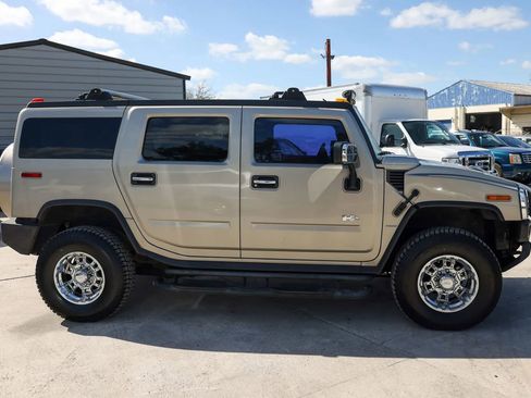 Used 2003 HUMMER H2 w/ Preferred Equipment Group image 7