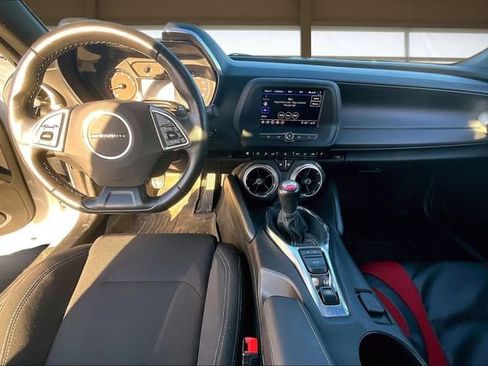 Used 2021 Chevrolet Camaro LT image 16