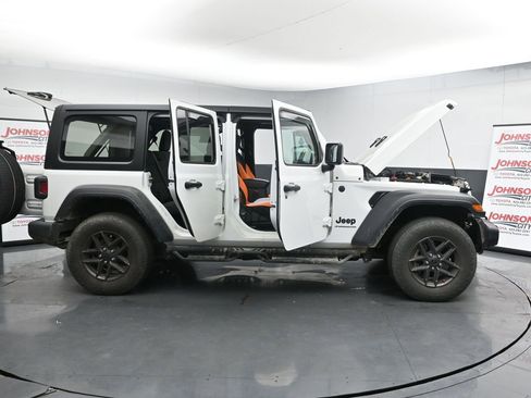 Used 2024 Jeep Wrangler Sport S image 27