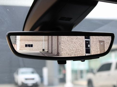 Used 2021 GMC Yukon XL Denali w/ Denali Premium Package image 32