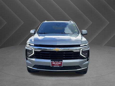 Used 2026 Chevrolet Suburban LS RWD image 3