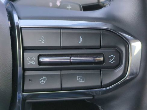 Used 2025 GMC Acadia Elevation image 16