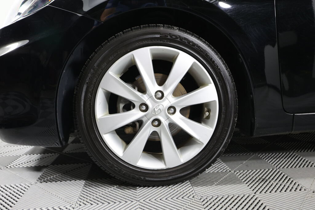 Used 2012 Hyundai Accent SE FWD image 9