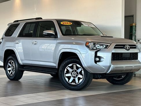 Certified 2024 Toyota 4Runner TRD Off-Road Premium image 2