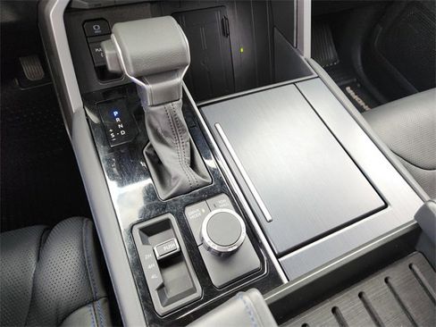 Used 2022 Toyota Tundra Platinum w/ Advanced Package image 16