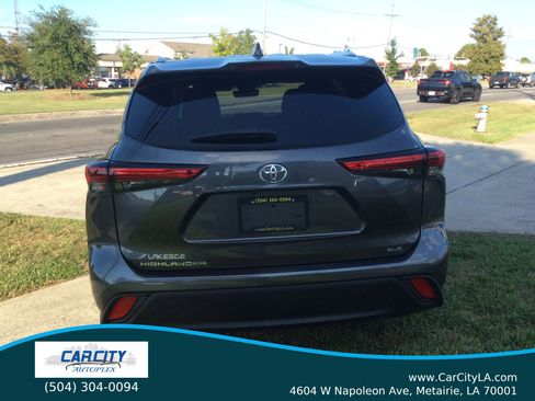 Used 2021 Toyota Highlander XLE image 26
