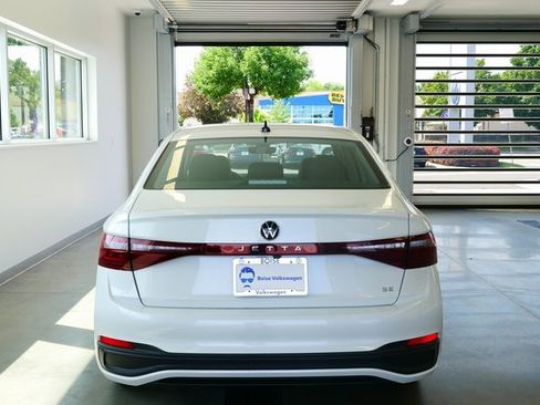 New 2025 Volkswagen Jetta SE image 5