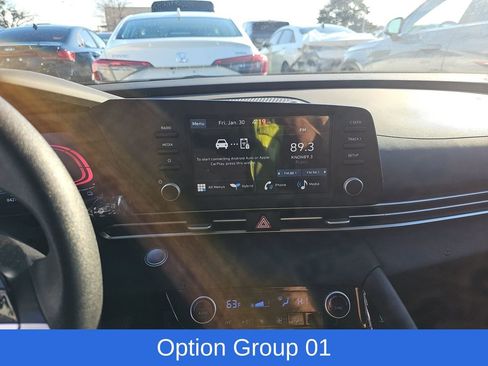 Used 2025 Hyundai Elantra Blue image 3