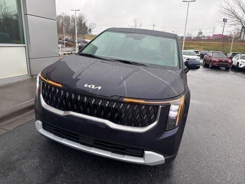 Used 2026 Kia Carnival image 3