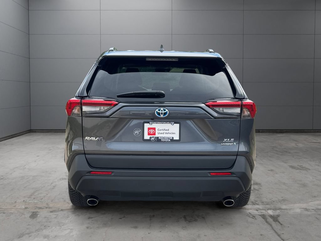 Certified 2021 Toyota RAV4 XLE w/ Convenience Package AWD/4WD image 4