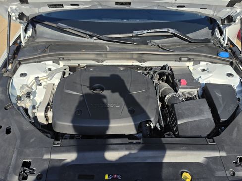 Used 2018 Volvo S90 T5 Momentum FWD image 17