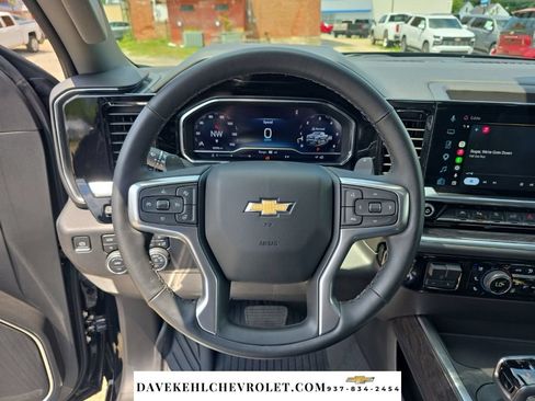 Used 2025 Chevrolet Silverado 1500 LTZ w/ LTZ Premium Package AWD/4WD image 12