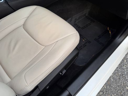 Used 2015 Chrysler 300 Limited w/ Driver Convenience Group image 31