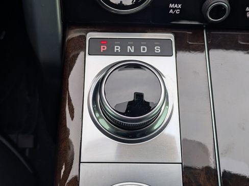 Used 2022 Land Rover Range Rover P525 Westminster Edition image 16