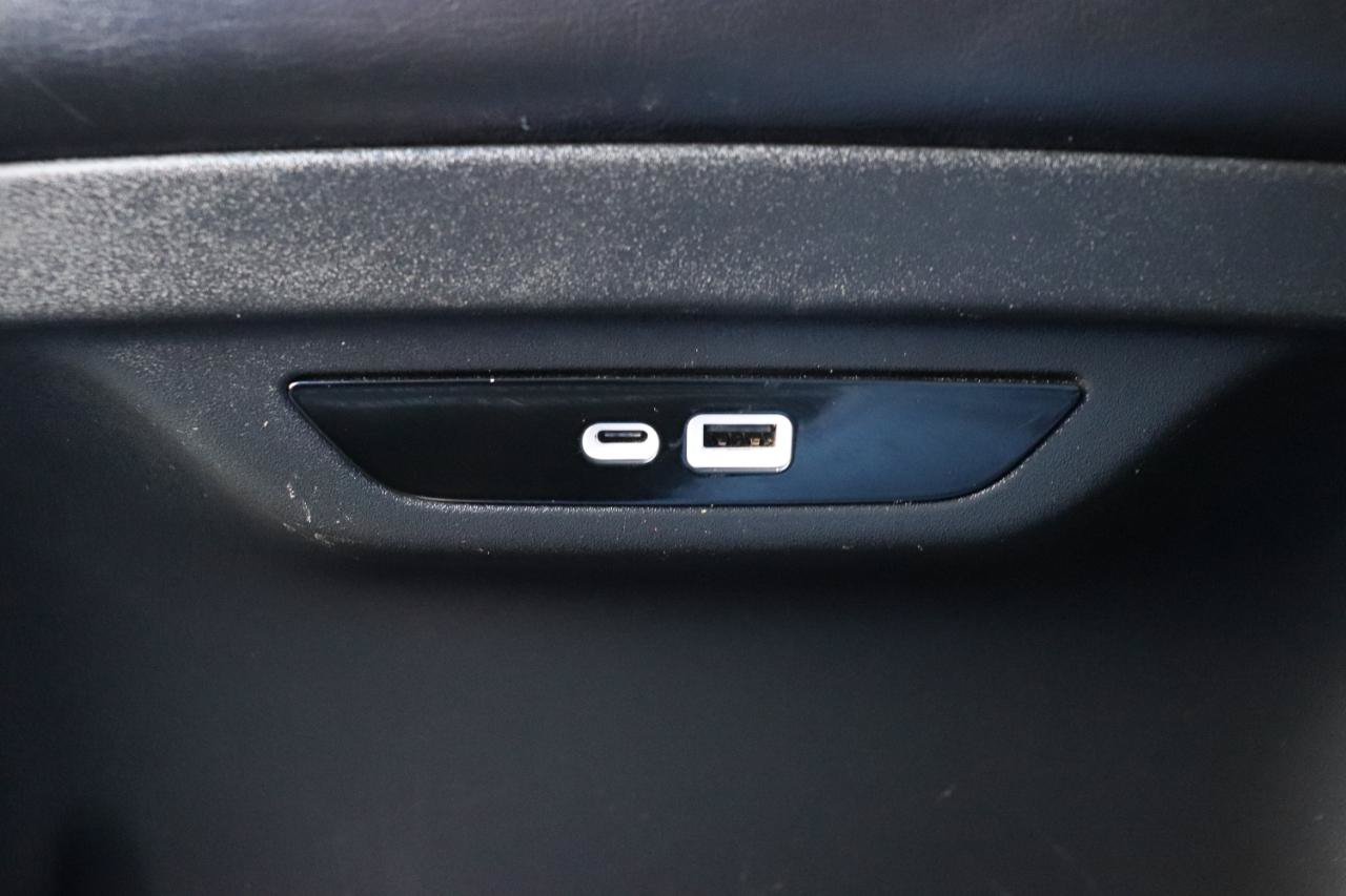 Used 2025 Chrysler Pacifica Limited FWD image 25