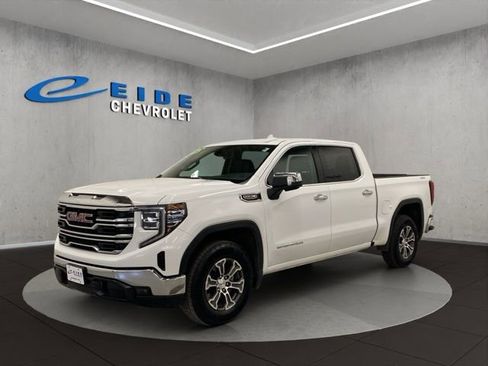 Used 2025 GMC Sierra 1500 SLT image 6