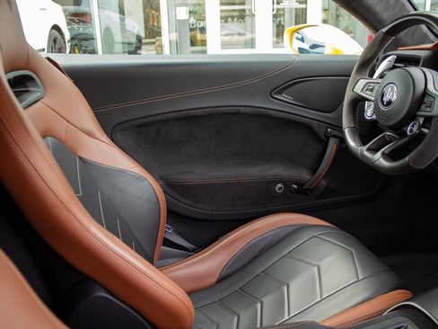 Used 2022 Maserati MC20 Coupe RWD image 18