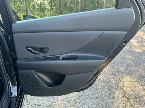 New 2025 Hyundai Elantra Sport FWD image 17