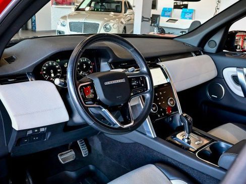 Used 2022 Land Rover Discovery Sport SE R-Dynamic image 13