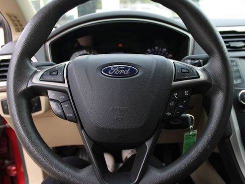 Used 2014 Ford Fusion SE FWD image 8