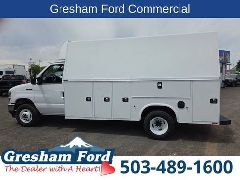 New 2027 Ford E-450 and Econoline 450 Super Duty w/ Power Equipment Group RWD image 12