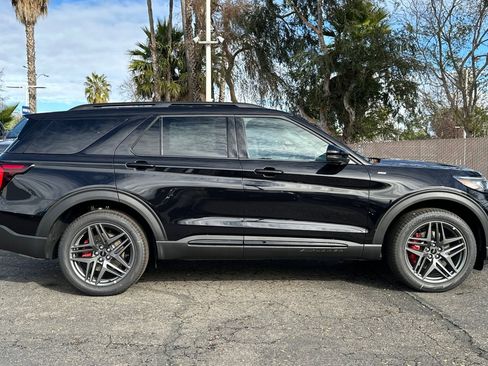 New 2026 Ford Explorer ST-Line w/ ST-Line Street Pack image 4