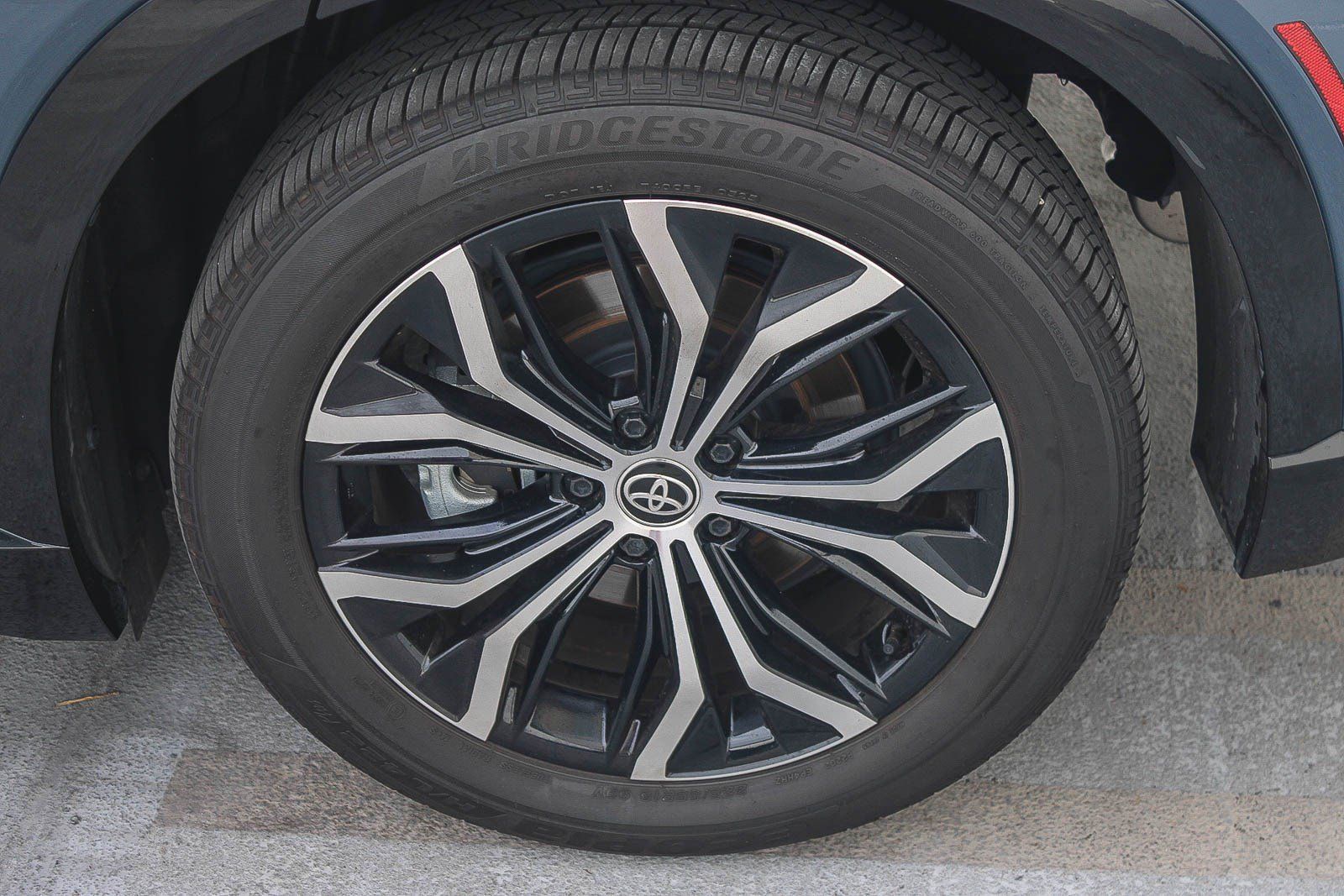 Used 2025 Toyota Crown Signia AWD/4WD image 10