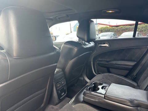 Used 2017 Dodge Charger R/T RWD image 24