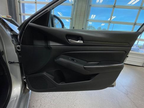 Used 2021 Nissan Altima 2.5 S FWD image 25