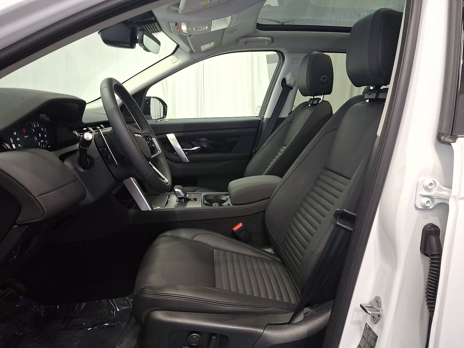 Certified 2025 Land Rover Discovery Sport S AWD/4WD image 13