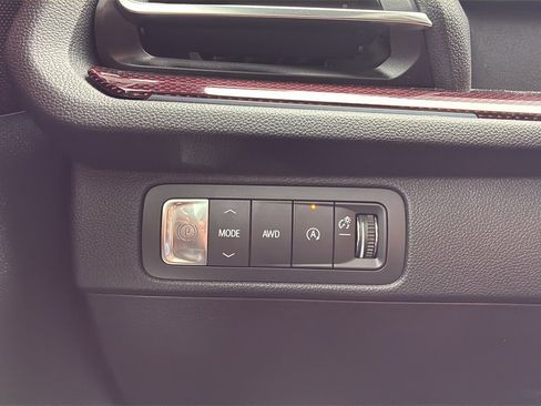 Used 2024 Chevrolet Traverse Z71 w/ Enhanced Driving Package image 32