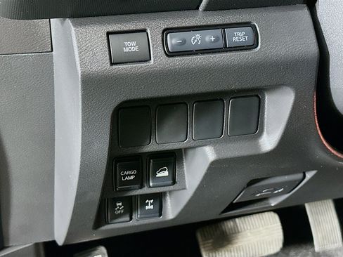 Used 2024 Nissan Frontier PRO-4X w/ Off-Road Protection Package image 16