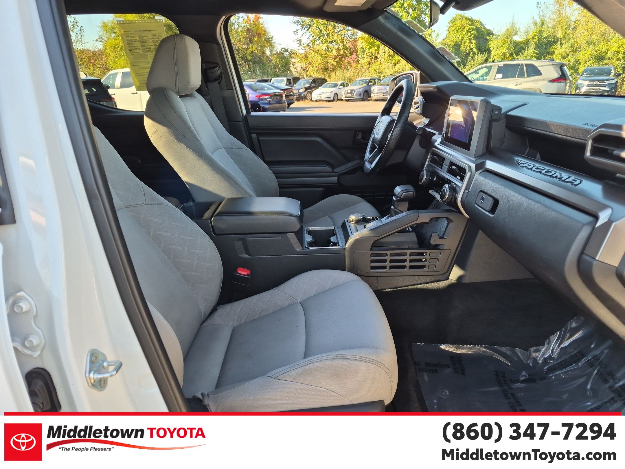 Used 2025 Toyota Tacoma SR5 AWD/4WD image 35