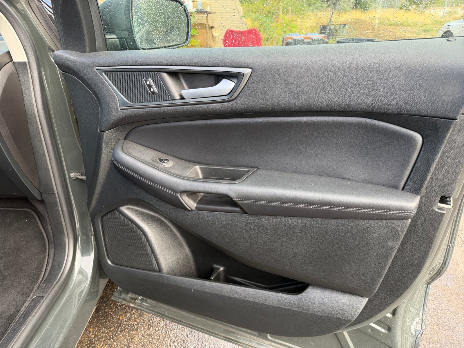 Used 2024 Ford Edge SE w/ Cargo Accessory Package AWD/4WD image 17