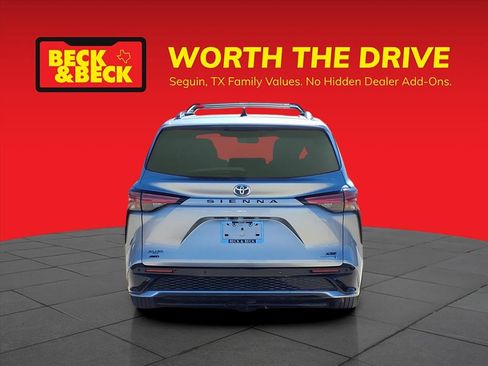 Used 2024 Toyota Sienna XLE Woodland Edition image 6