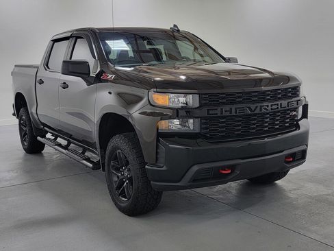 Used 2019 Chevrolet Silverado 1500 Custom Trail Boss w/ Custom Convenience Package image 2