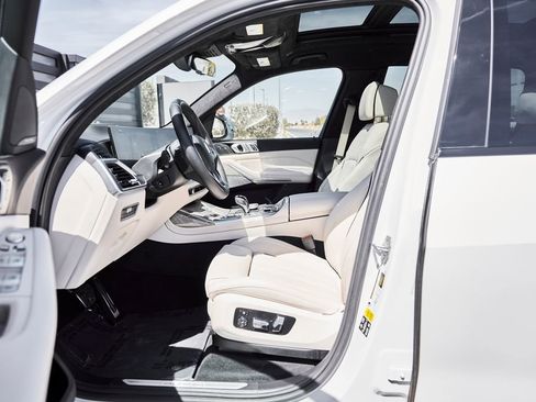 Used 2023 BMW ALPINA XB7 AWD/4WD image 33