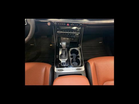 Used 2024 Kia Carnival SX Prestige FWD image 16