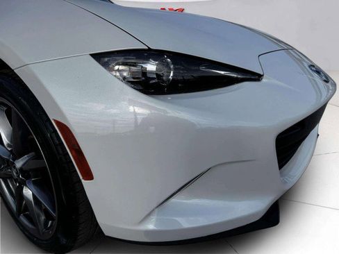 Used 2021 MAZDA MX-5 Miata RF Grand Touring image 10