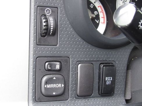 Used 2014 Toyota FJ Cruiser 4WD w/ Upgrade Package image 26